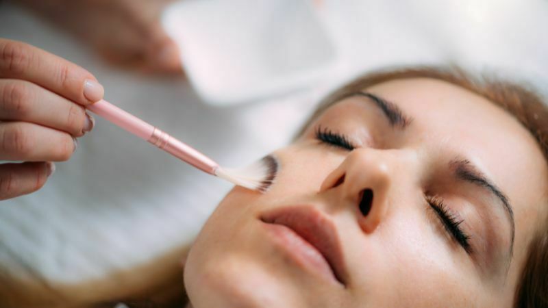 chemical peels treatments and woman